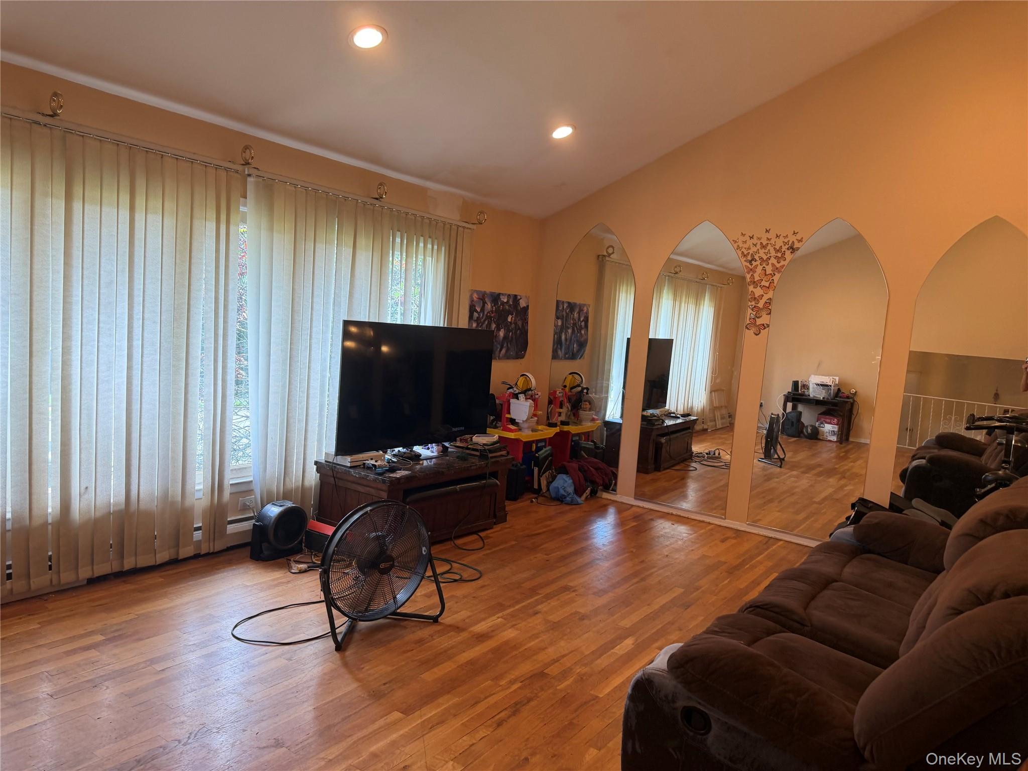 36 E Willow Street Property Photo 13