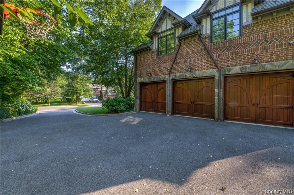 270 Trenor Drive Property Photo 35
