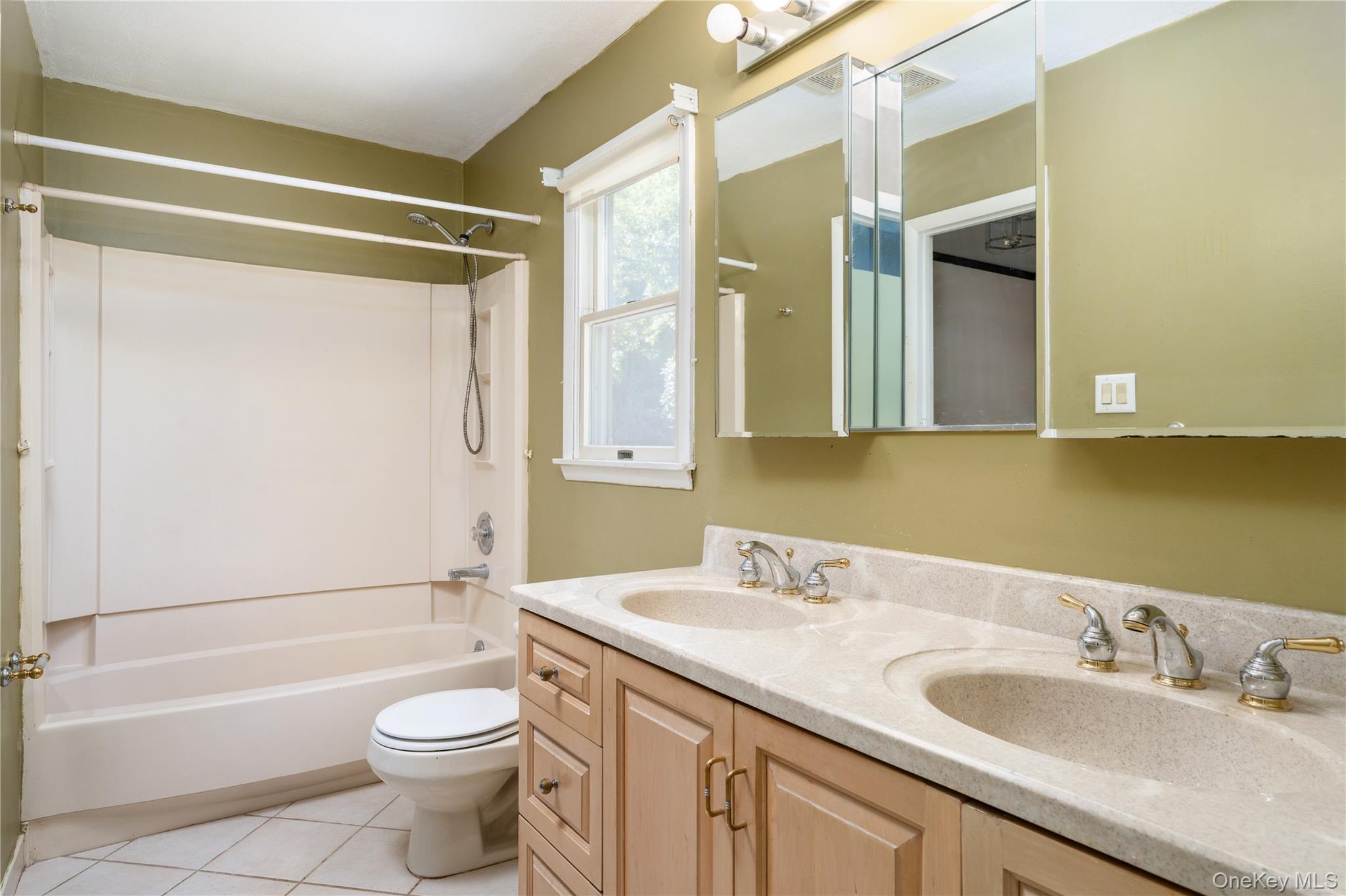16 Heritage Place Property Photo 15