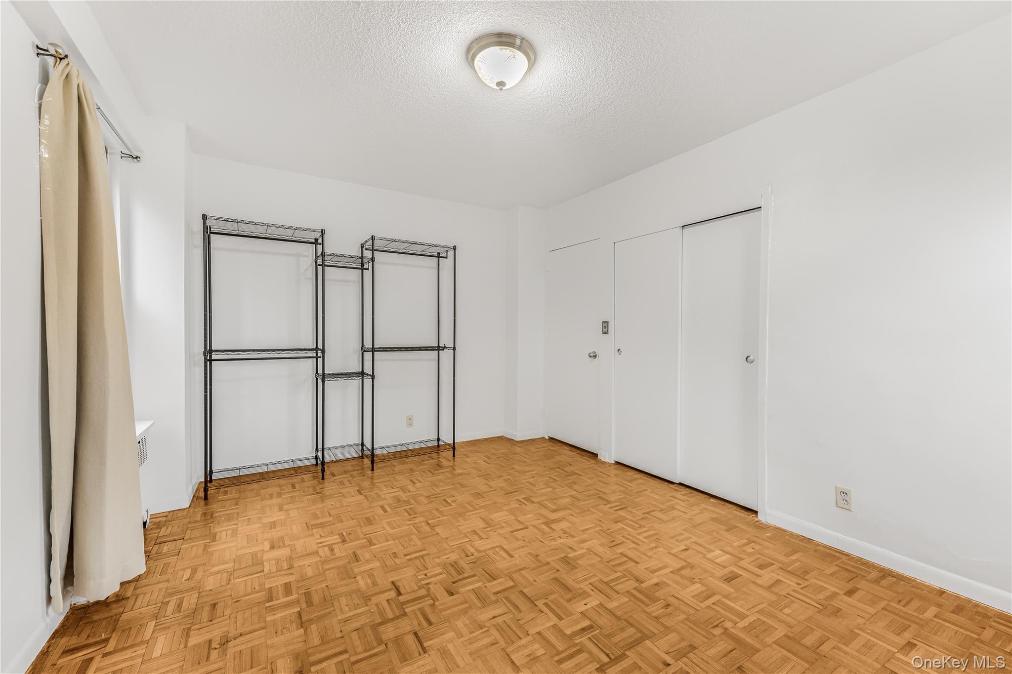 171 Pearsall 3h Property Photo 3