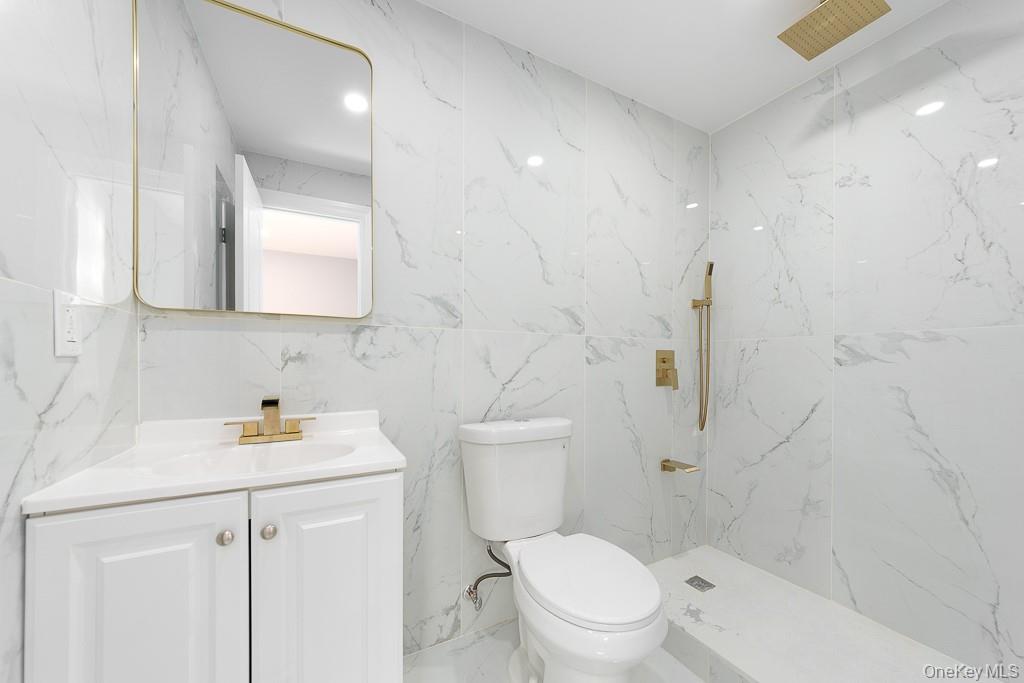 19716 Linden Boulevard Property Photo 8