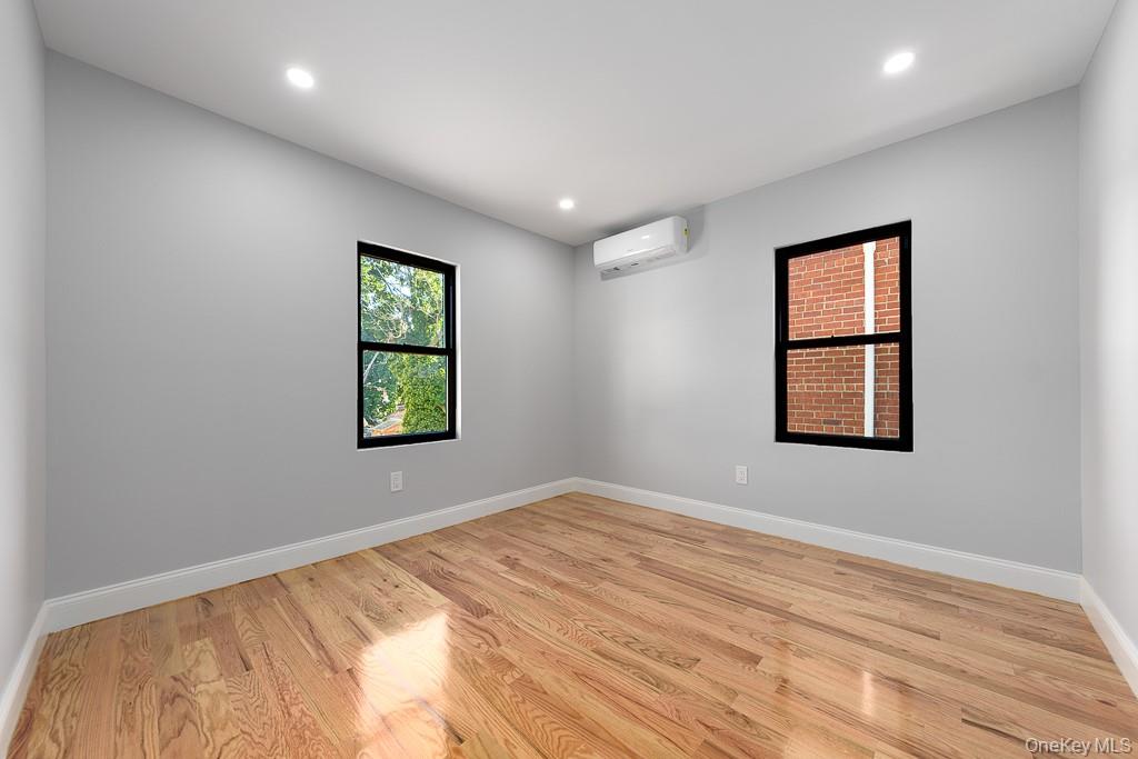 19716 Linden Boulevard Property Photo 12