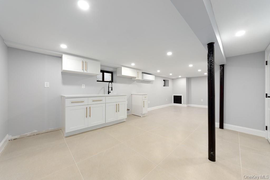 19716 Linden Boulevard Property Photo 17