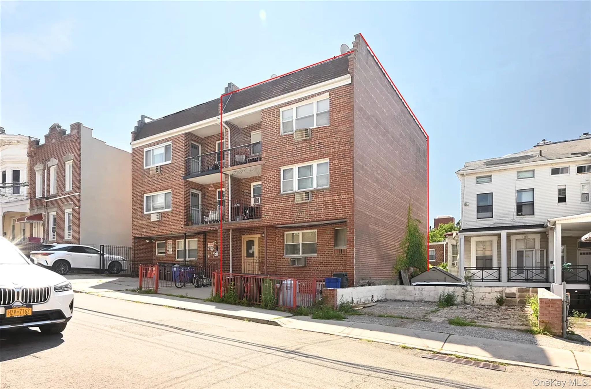 2540 14th Place Property Photo 1