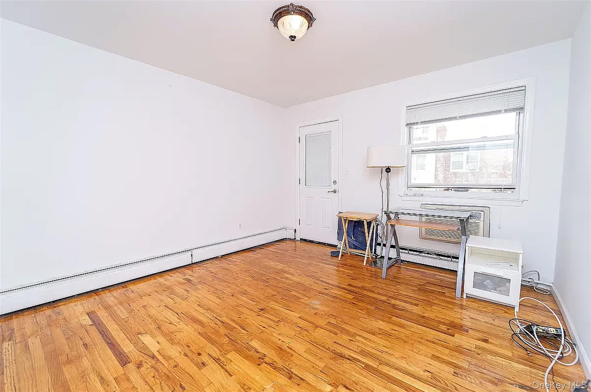 2540 14th Place Property Photo 2