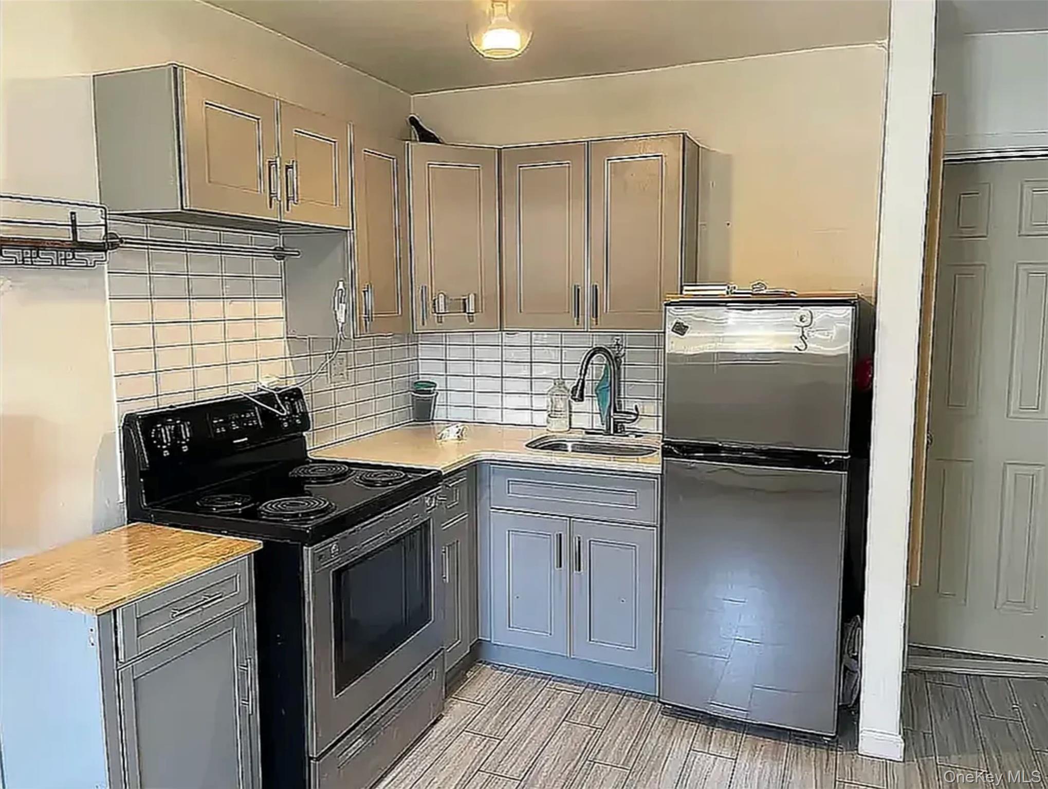 2540 14th Place Property Photo 3