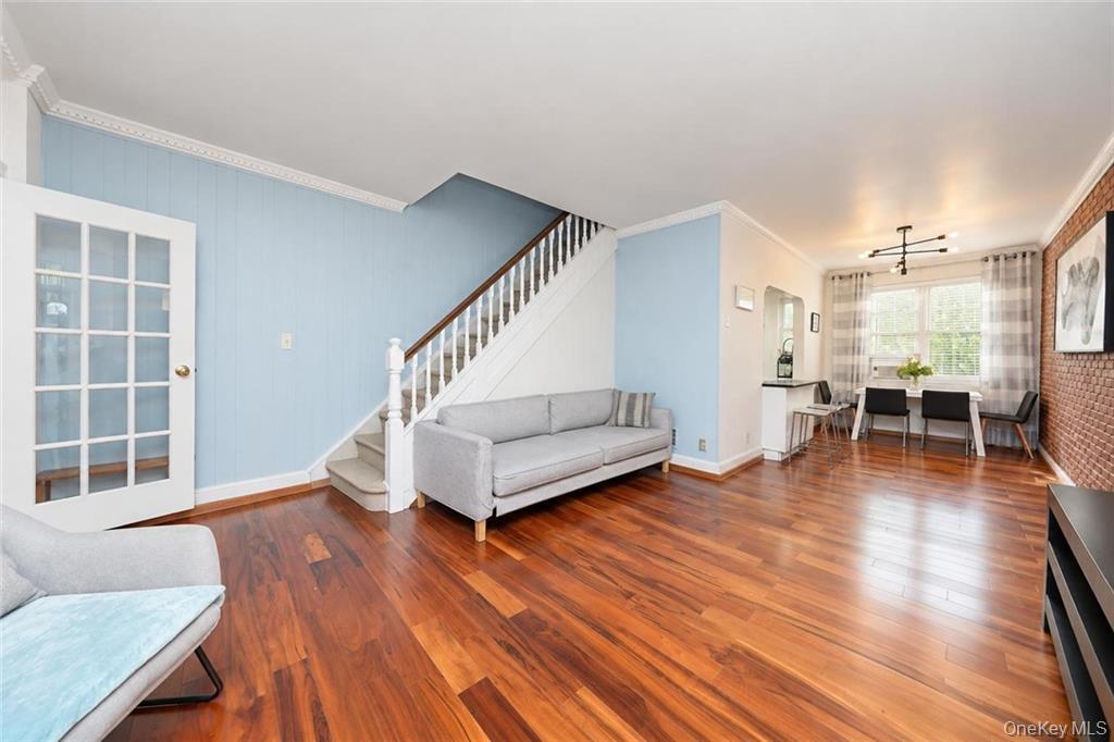 2454 E 18th Street Property Photo 5