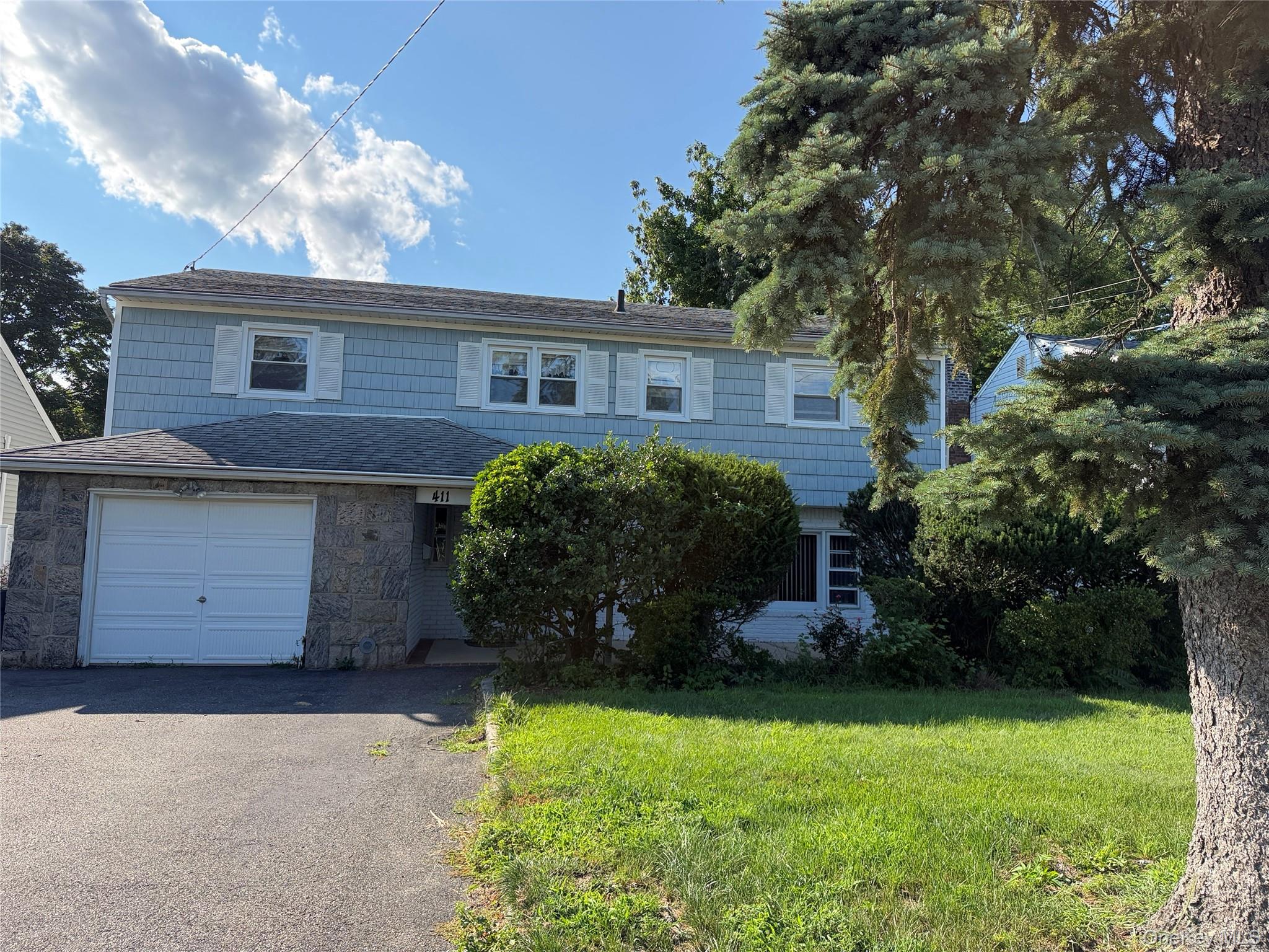 411 Cornwell Avenue Property Photo 1