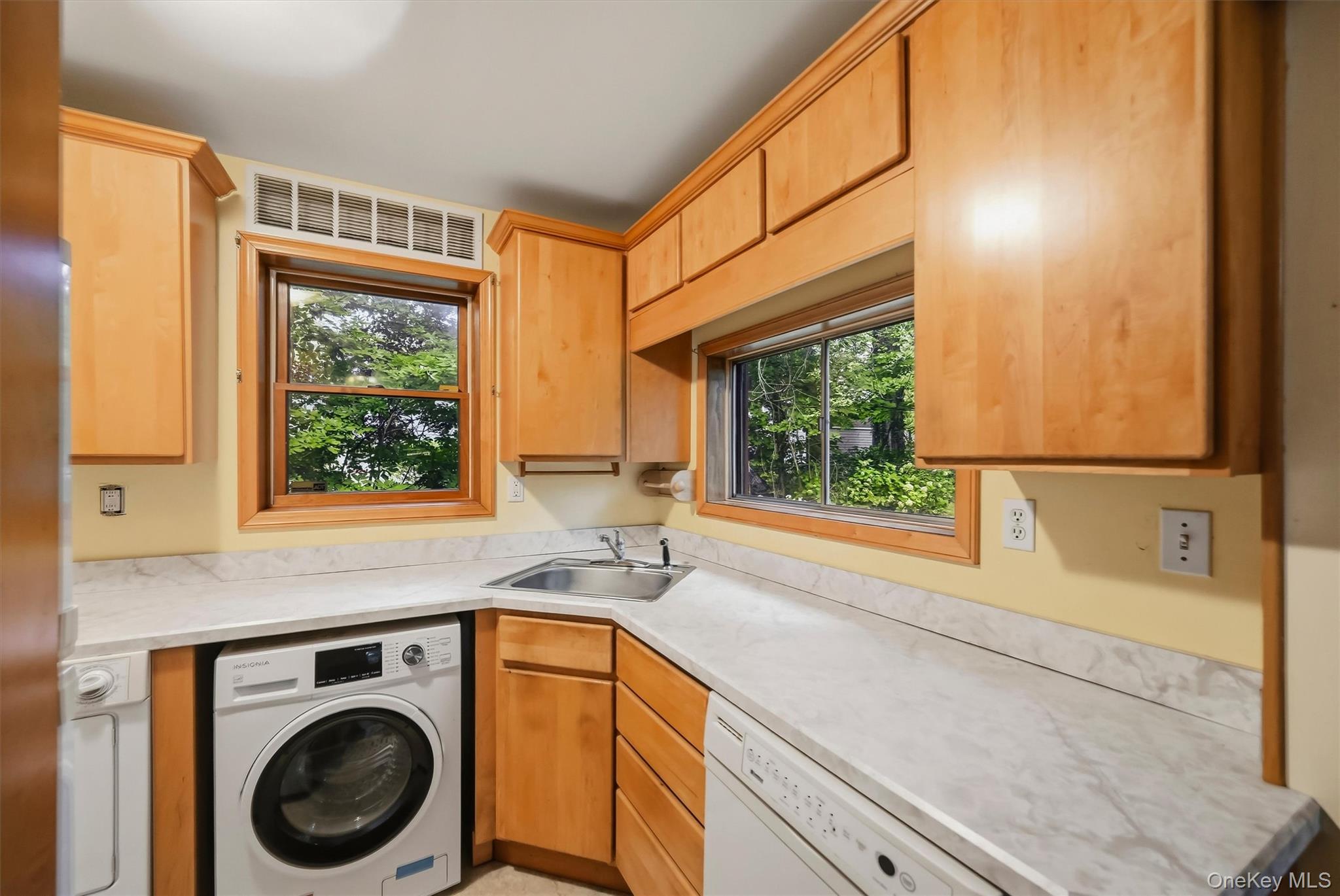 16 Cottage Avenue Property Photo 15