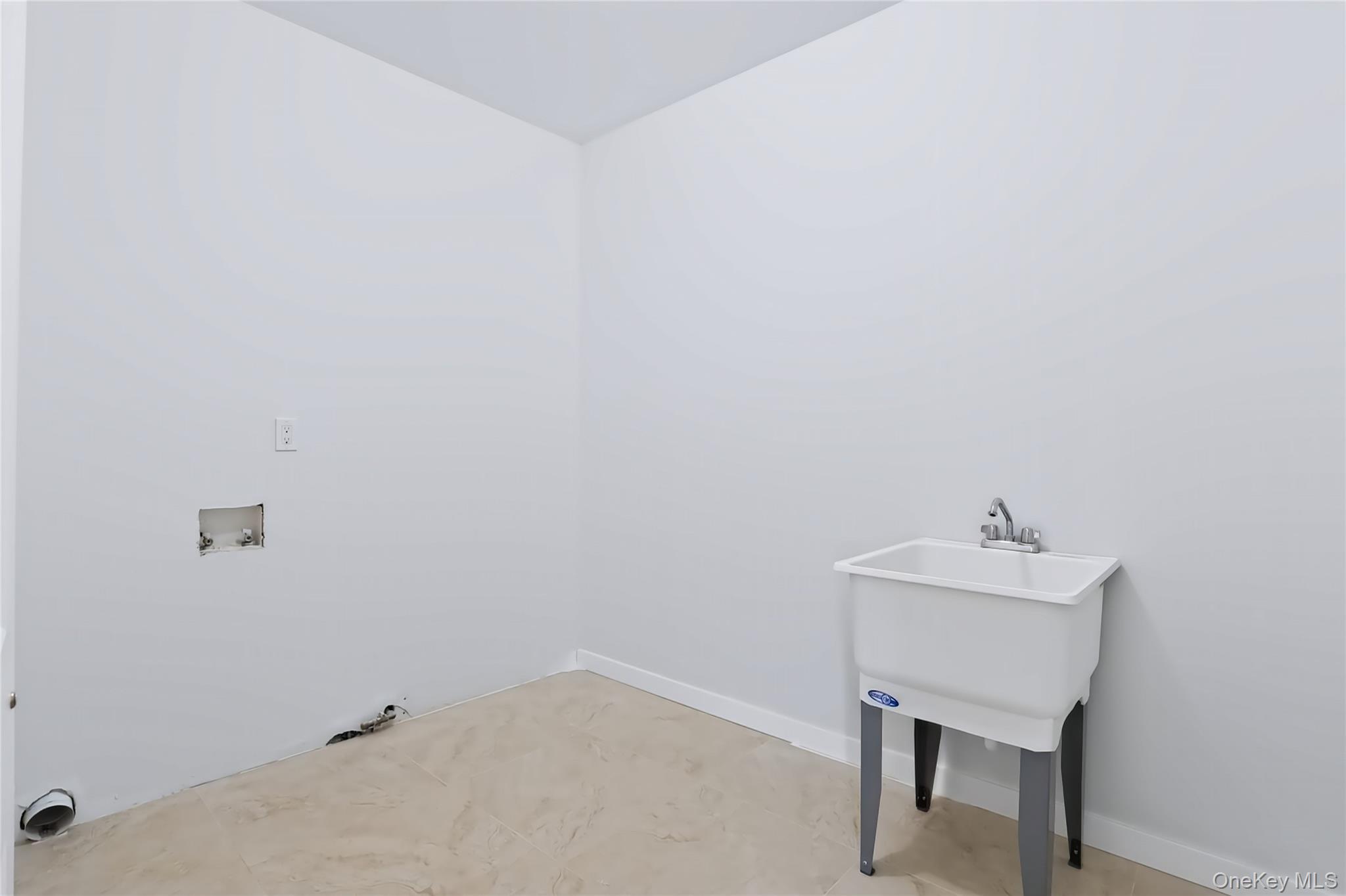 16 Phyllis Terrace 301 Property Photo 13