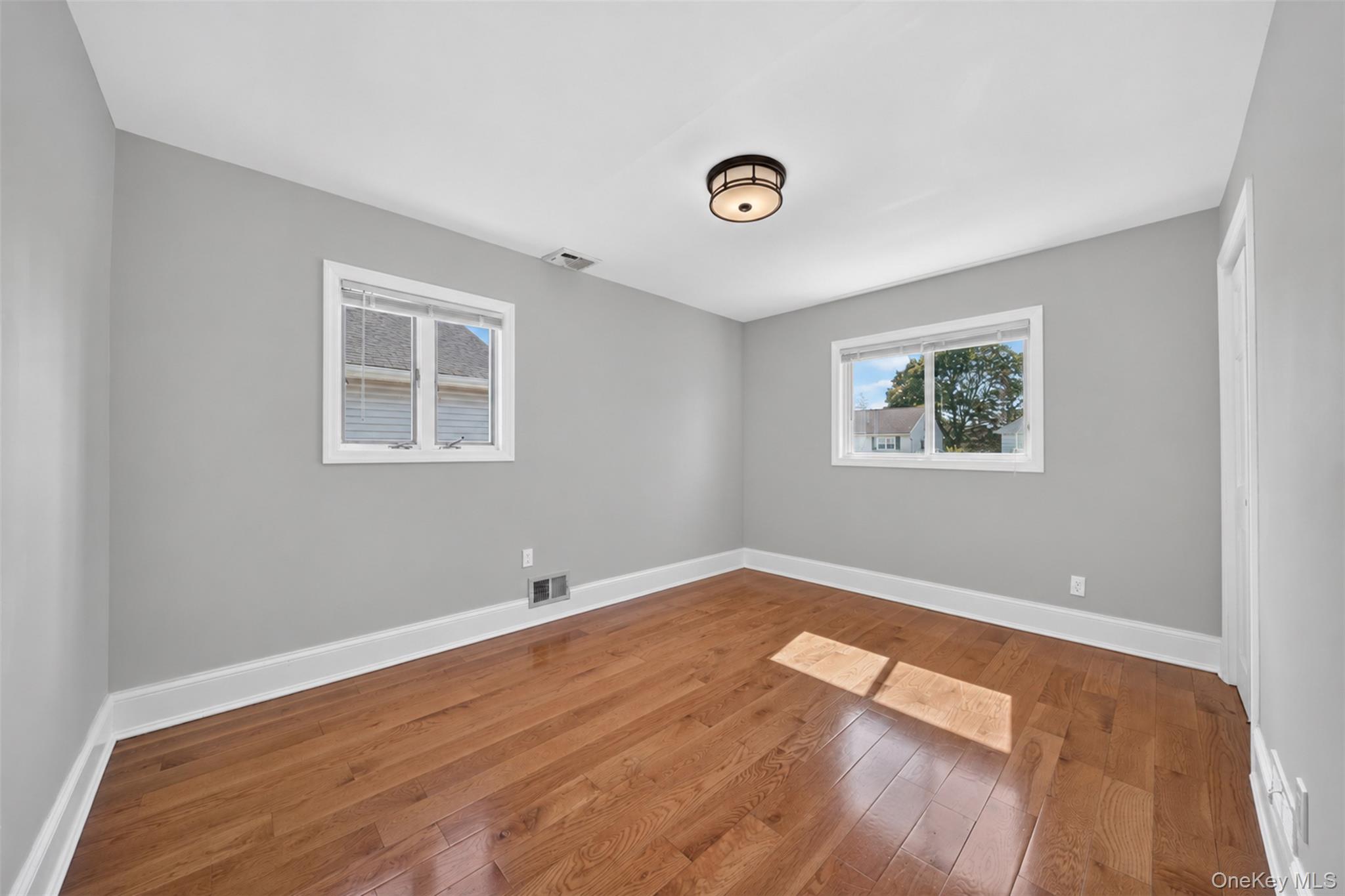 11 Lincrest Street Property Photo 6
