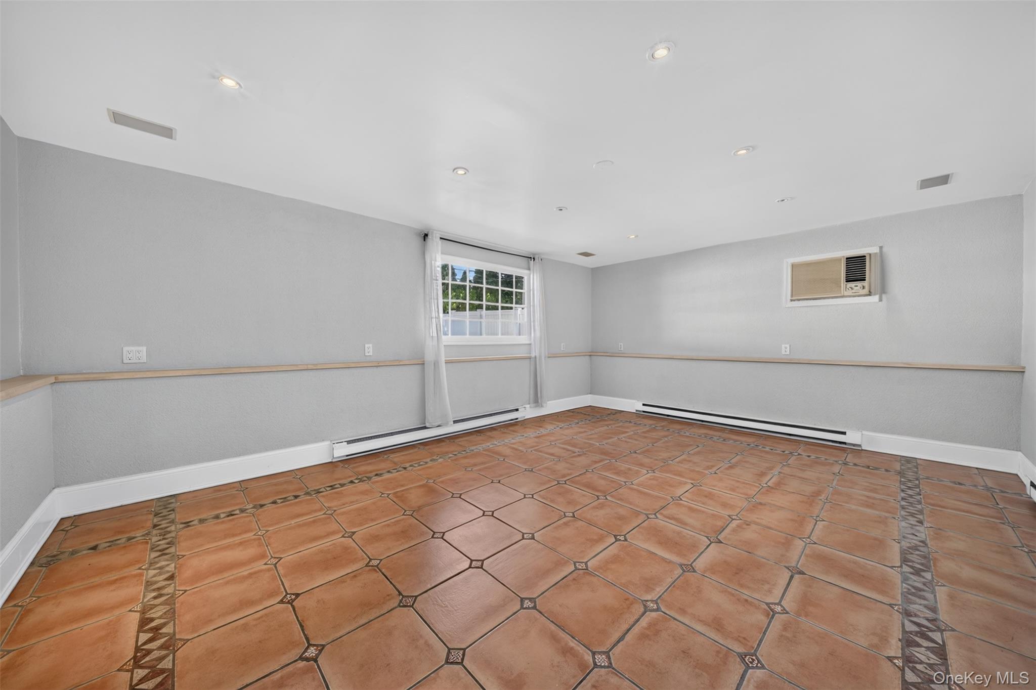 11 Lincrest Street Property Photo 15
