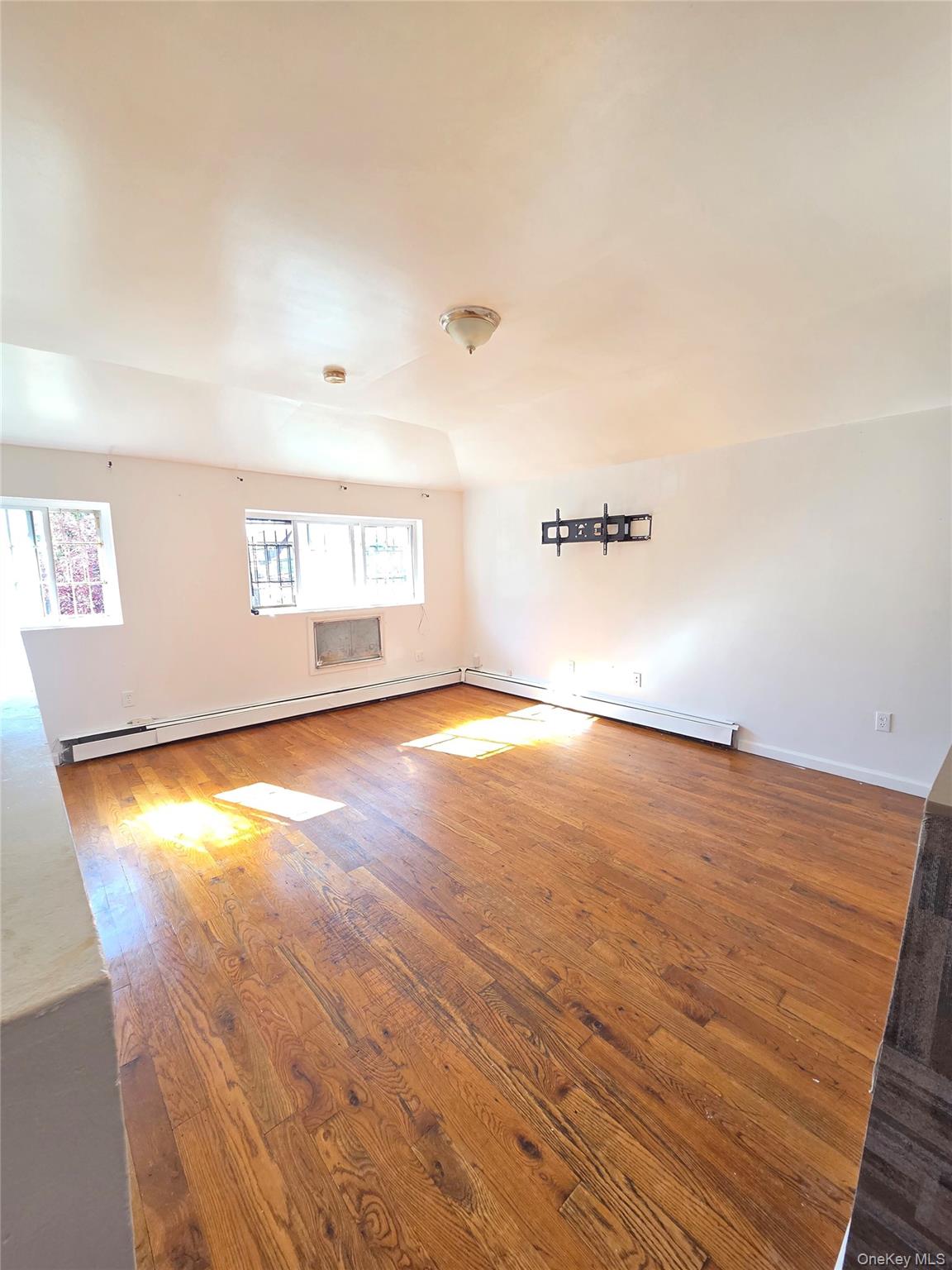 128 Pugsley Avenue Property Photo 8