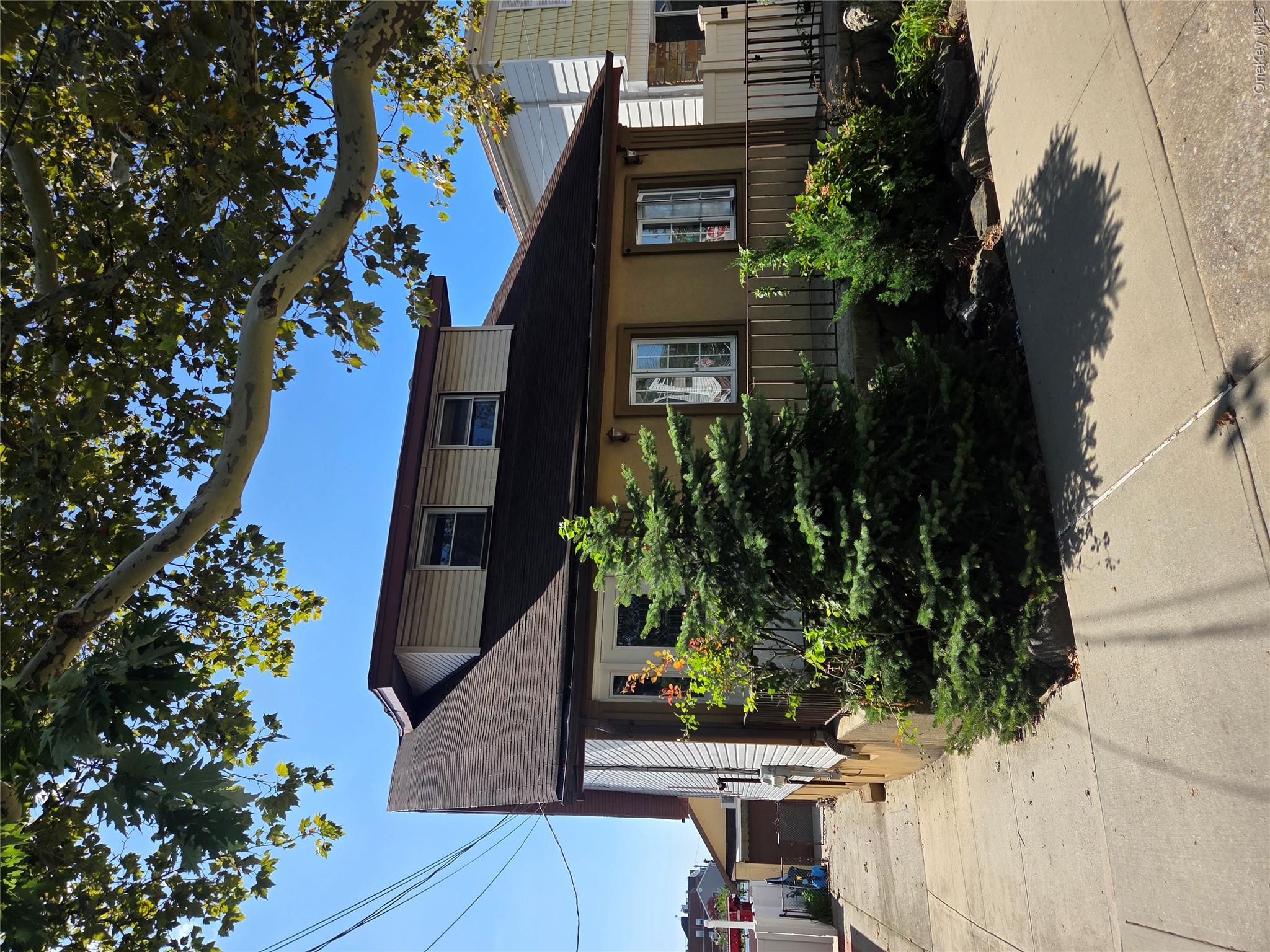 10008 157th Avenue Property Photo 2