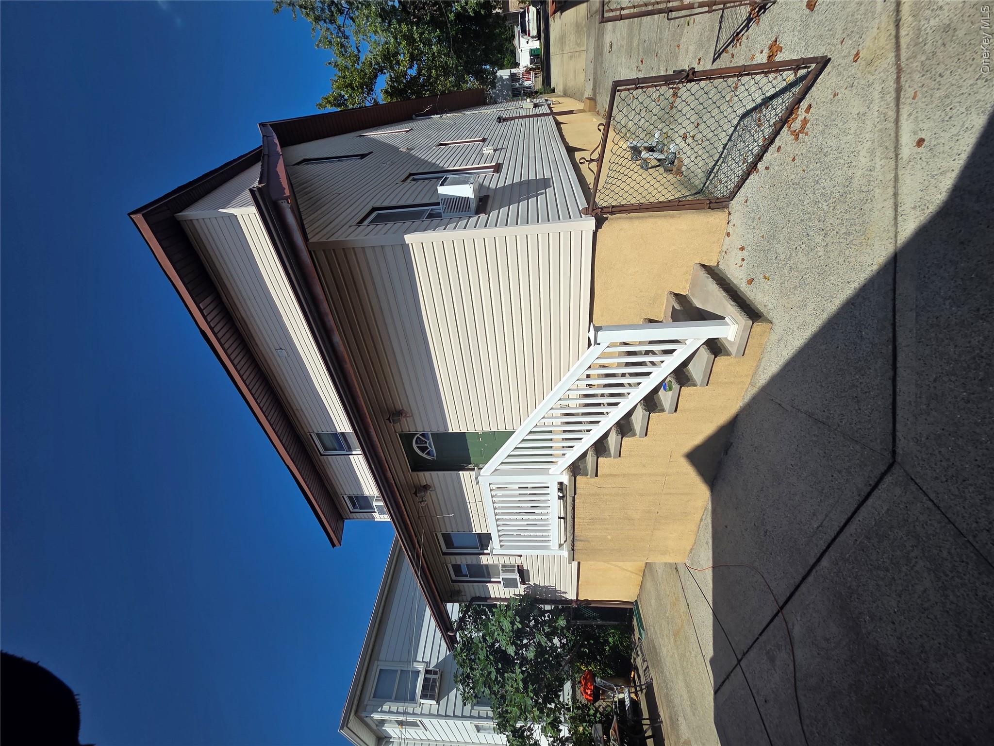 10008 157th Avenue Property Photo 6