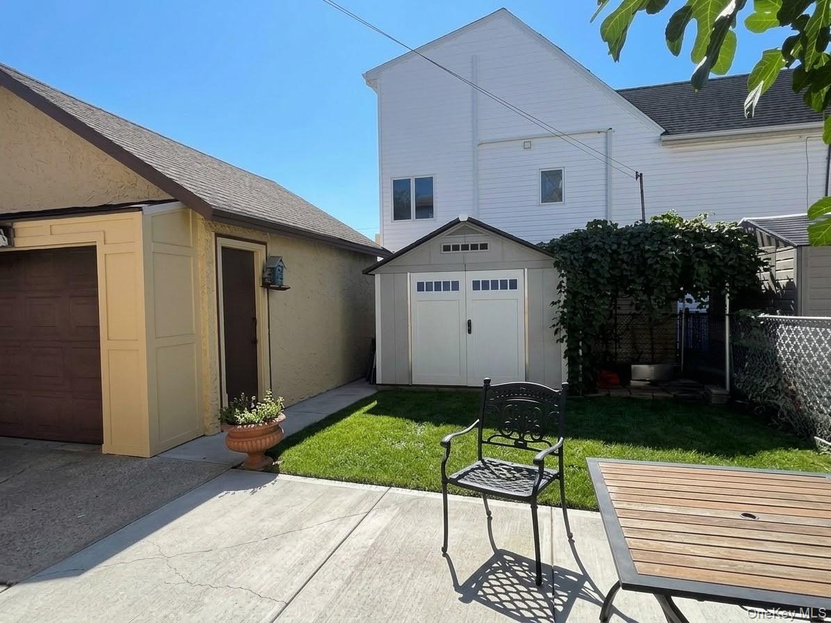 10008 157th Avenue Property Photo 7
