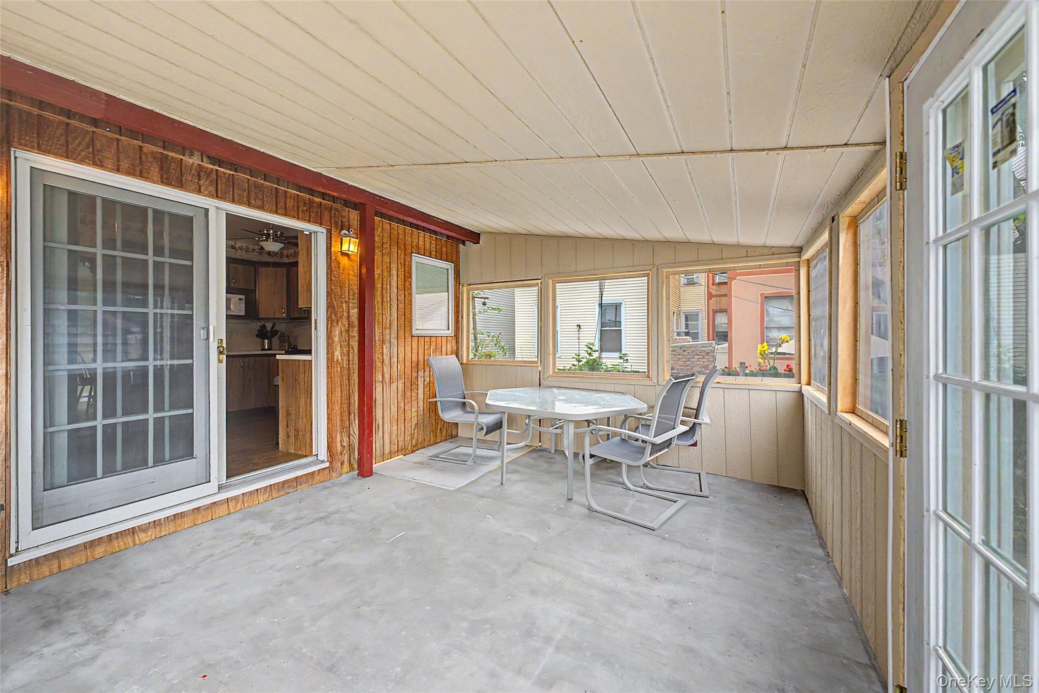 6128 62nd Street Property Photo 9