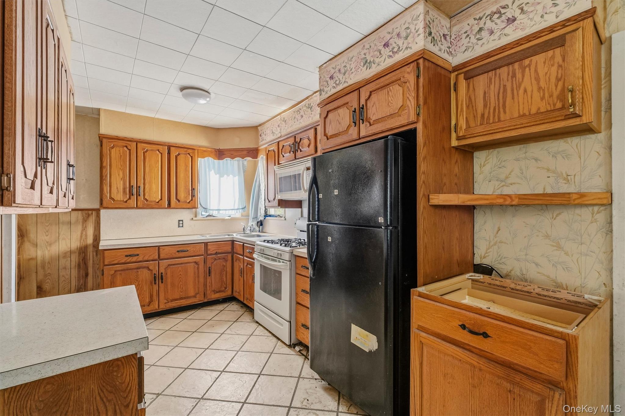 102 Delafield Street Property Photo 6