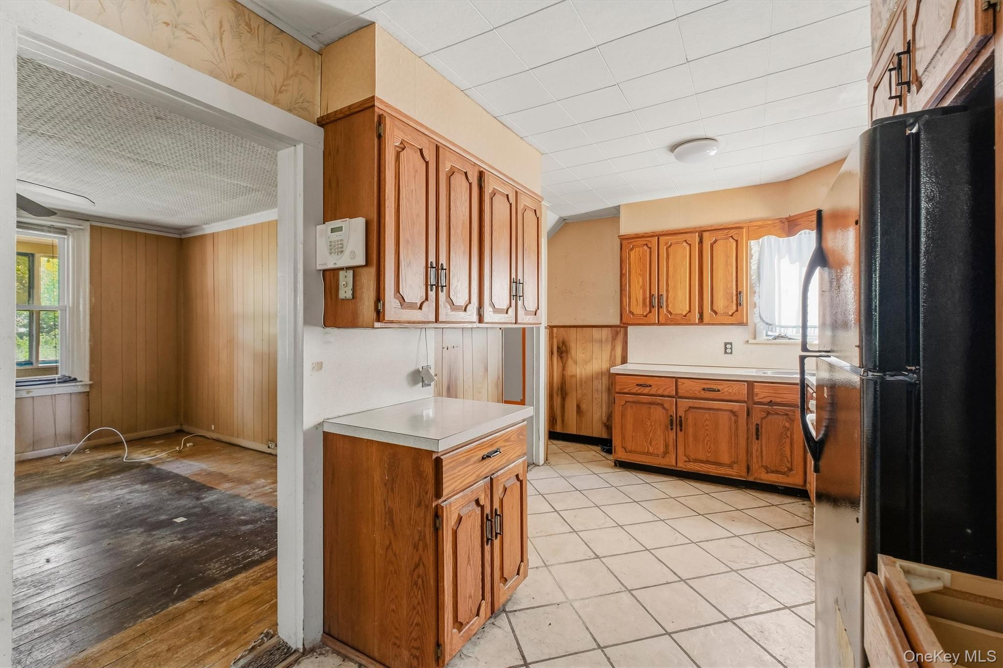 102 Delafield Street Property Photo 7