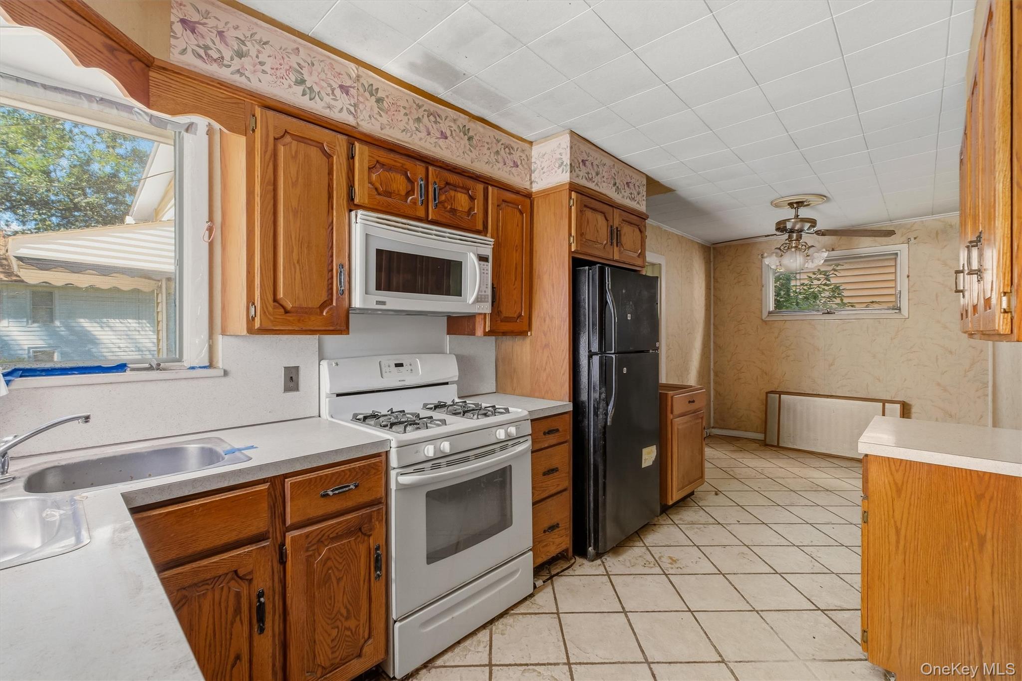102 Delafield Street Property Photo 8