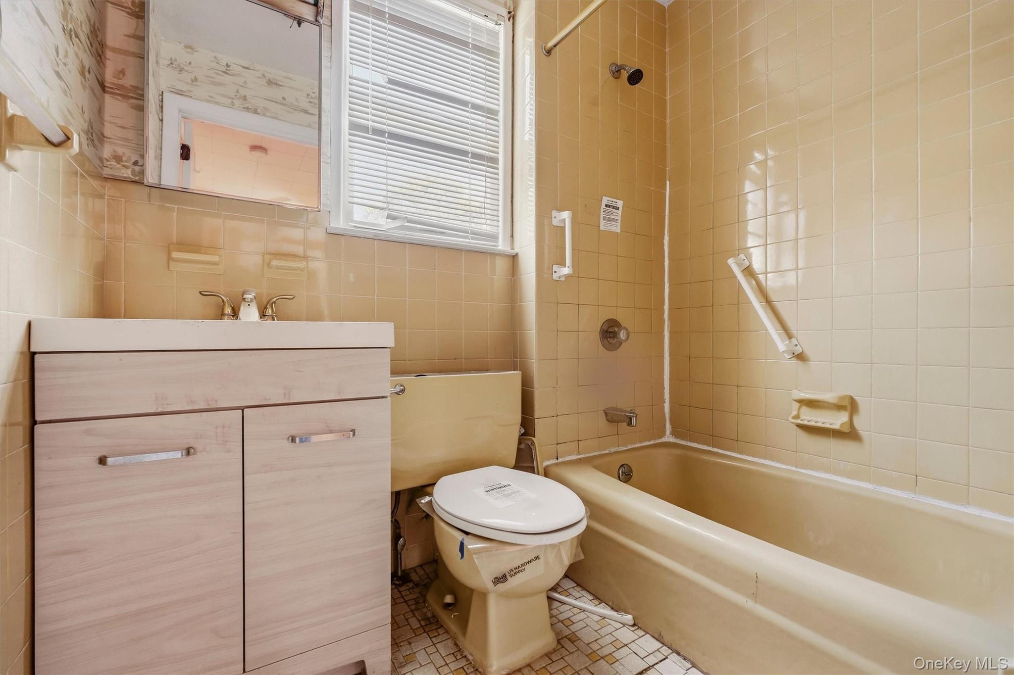 102 Delafield Street Property Photo 14