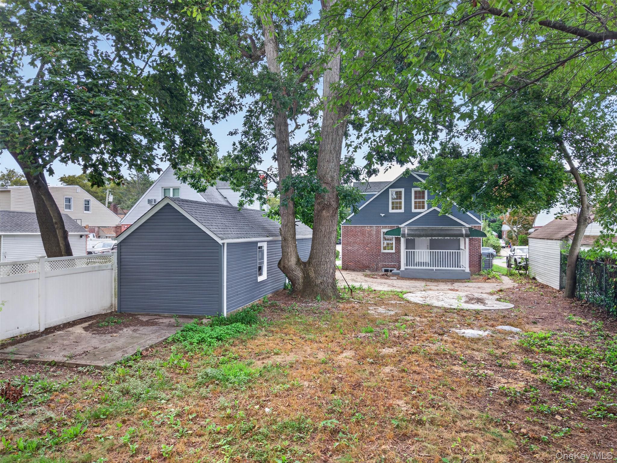 33 Carol Street Property Photo 32