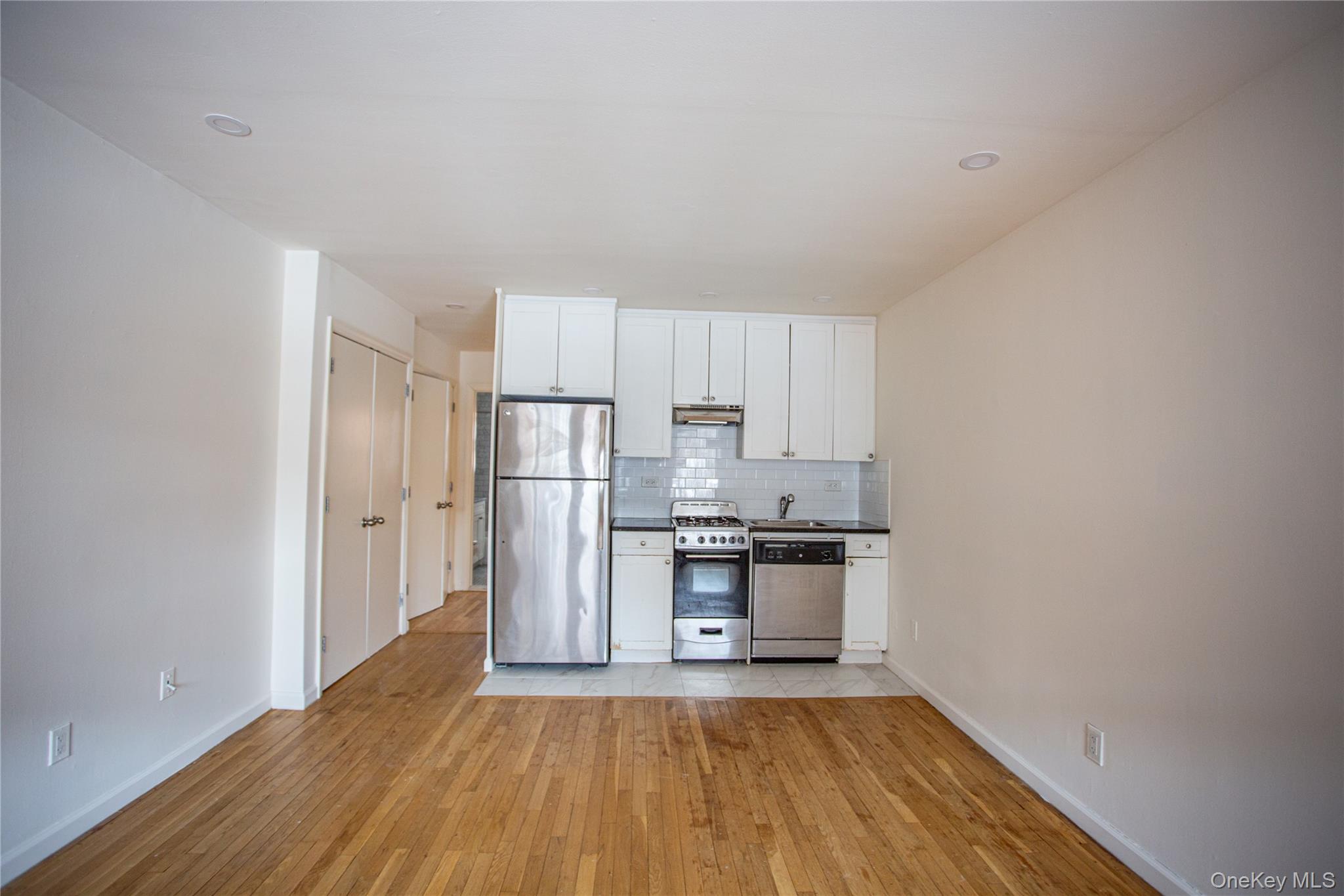 765 Shore Road 1l Property Photo 3