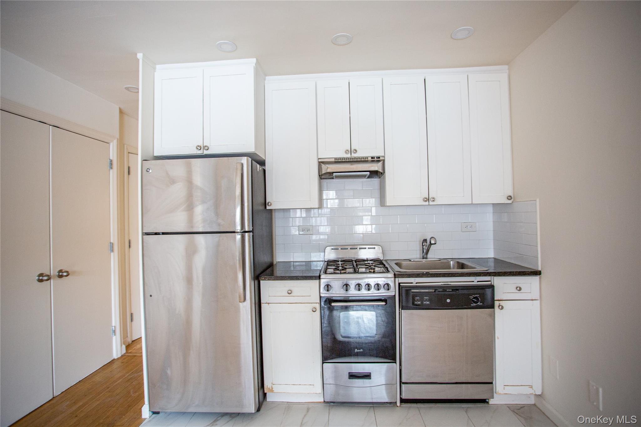 765 Shore Road 1l Property Photo 6