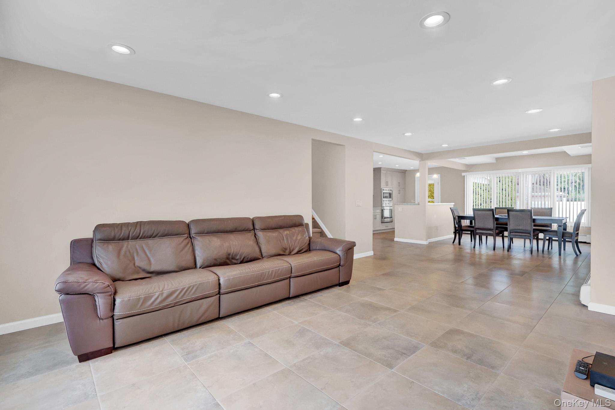 148 S Dean Street Property Photo 6