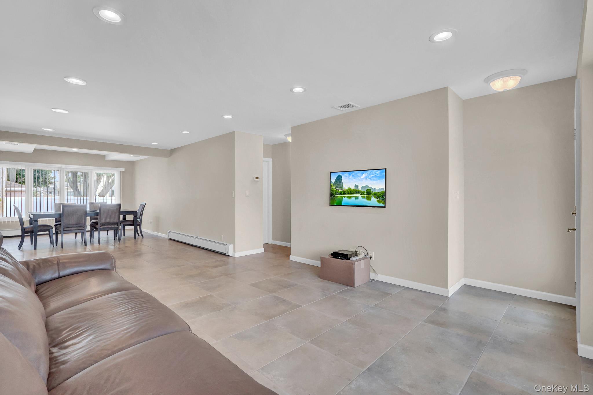148 S Dean Street Property Photo 7