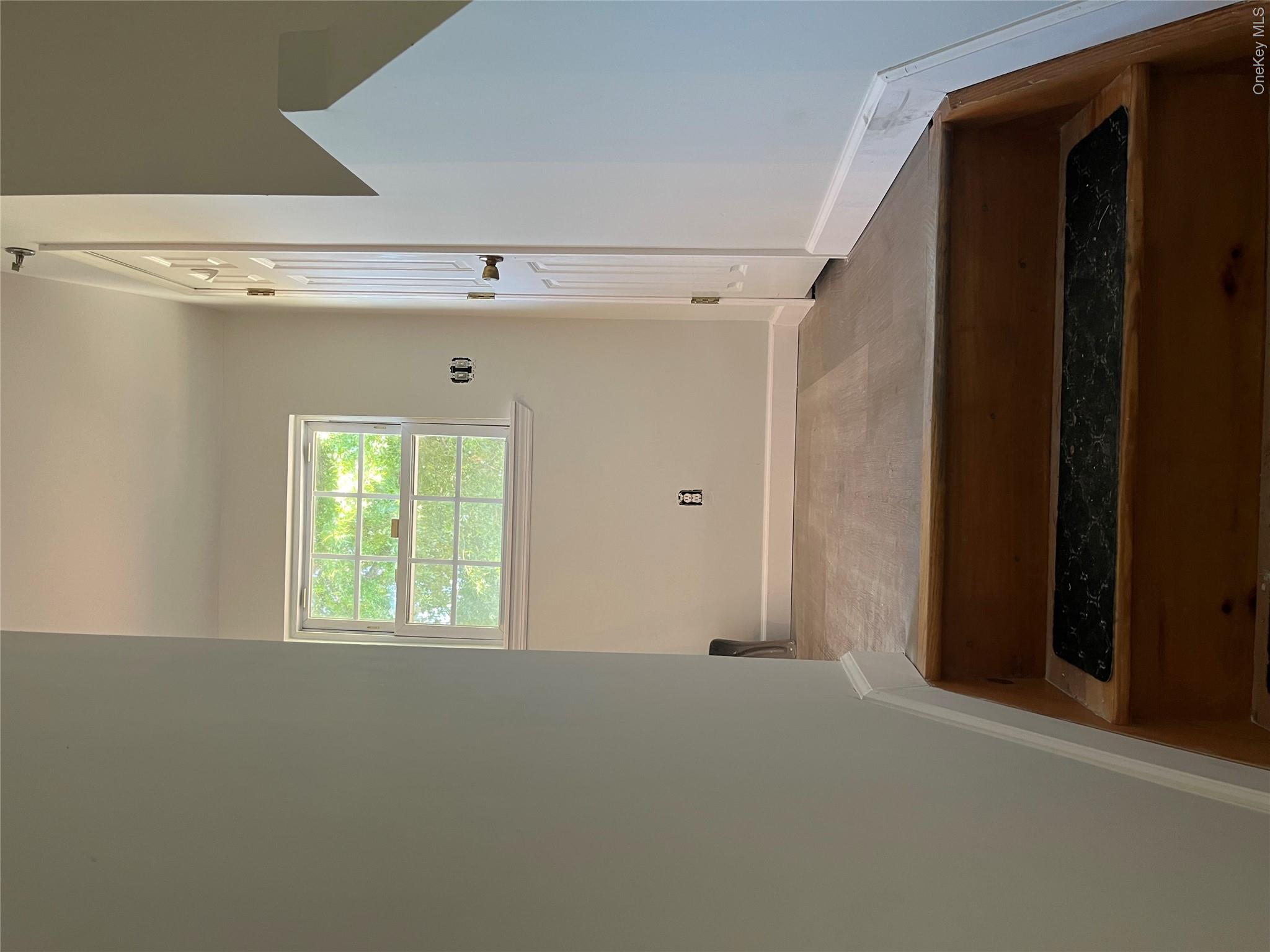 1051160 Property Photo 3
