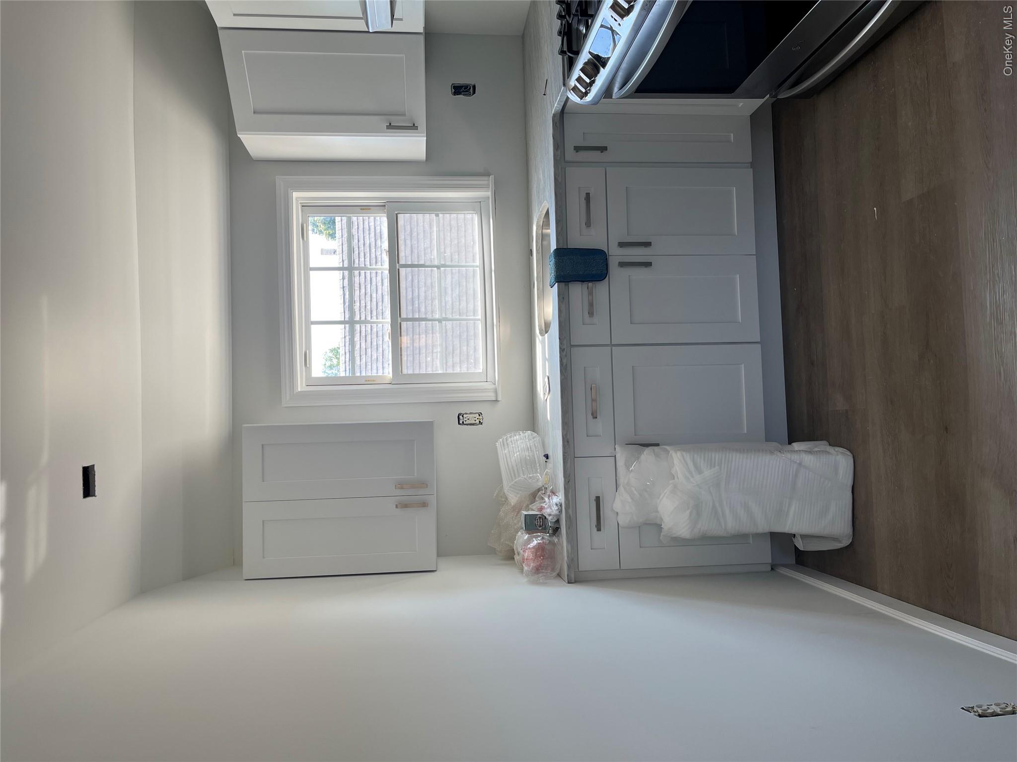 1051160 Property Photo 5