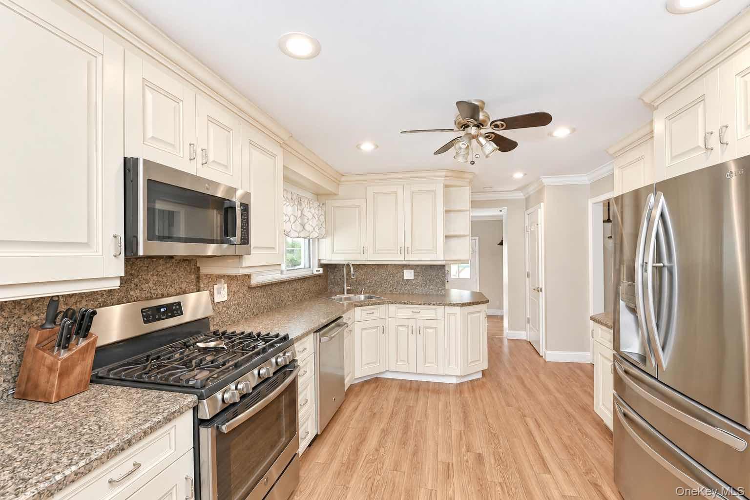 37 Gaymor Lane Property Photo 7