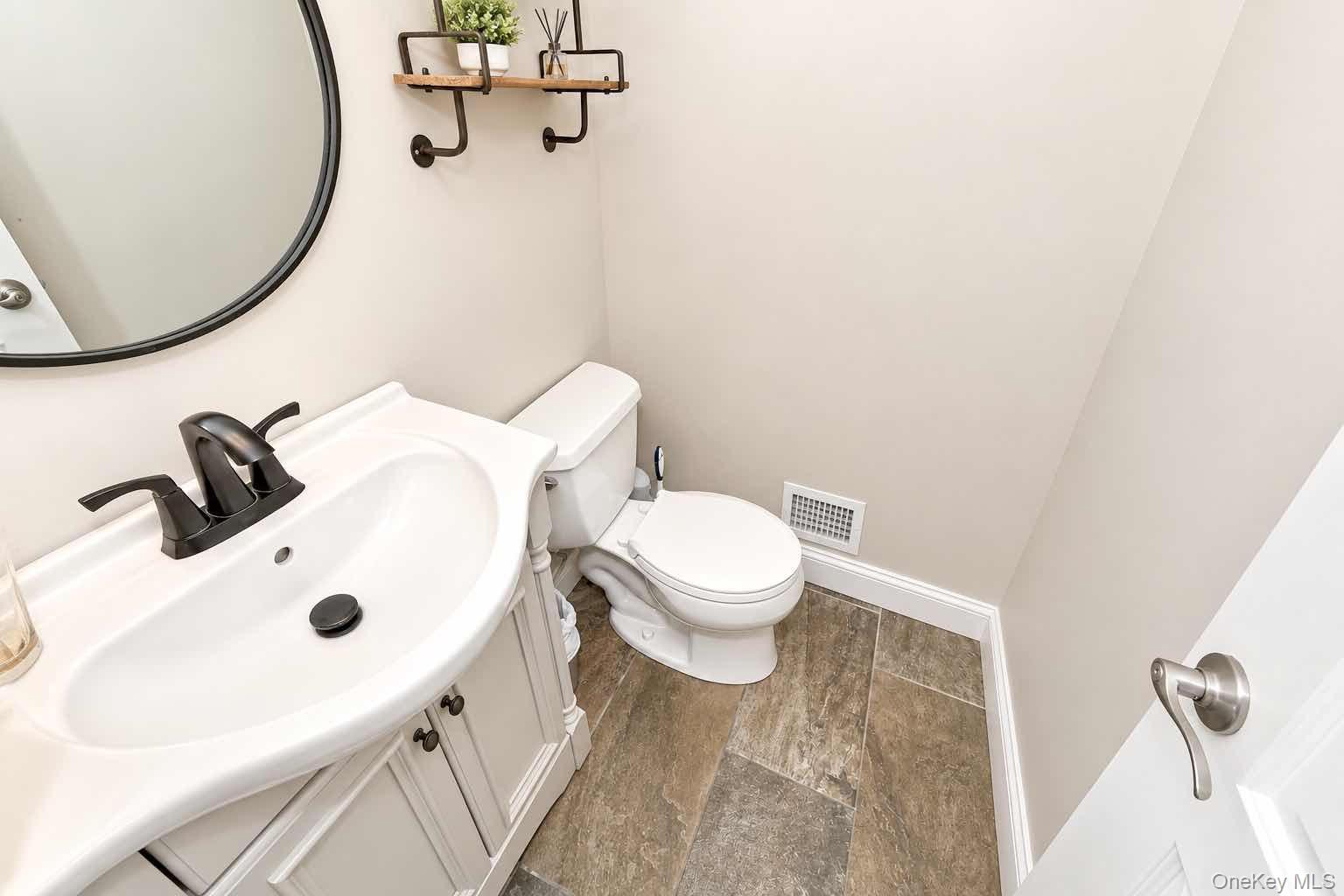 37 Gaymor Lane Property Photo 12