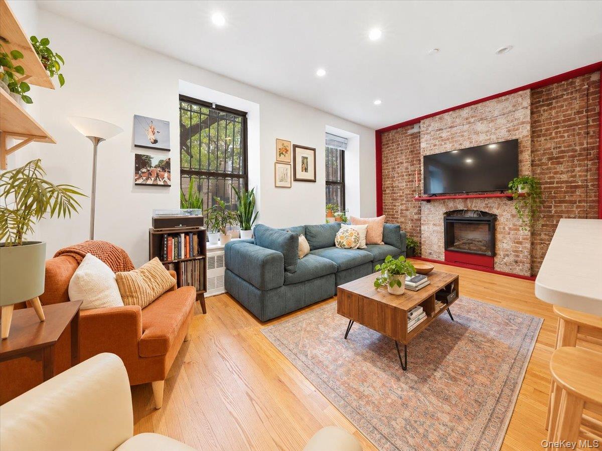 51 W 106th St New York 1a Property Photo 2