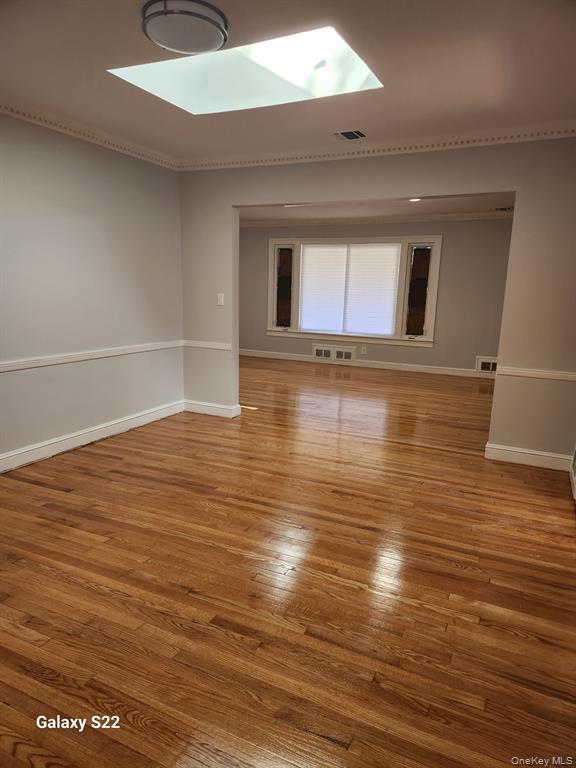 8 Brampton Lane Property Photo 6