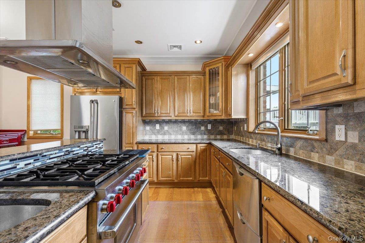 5125 Amboy Road Property Photo 16