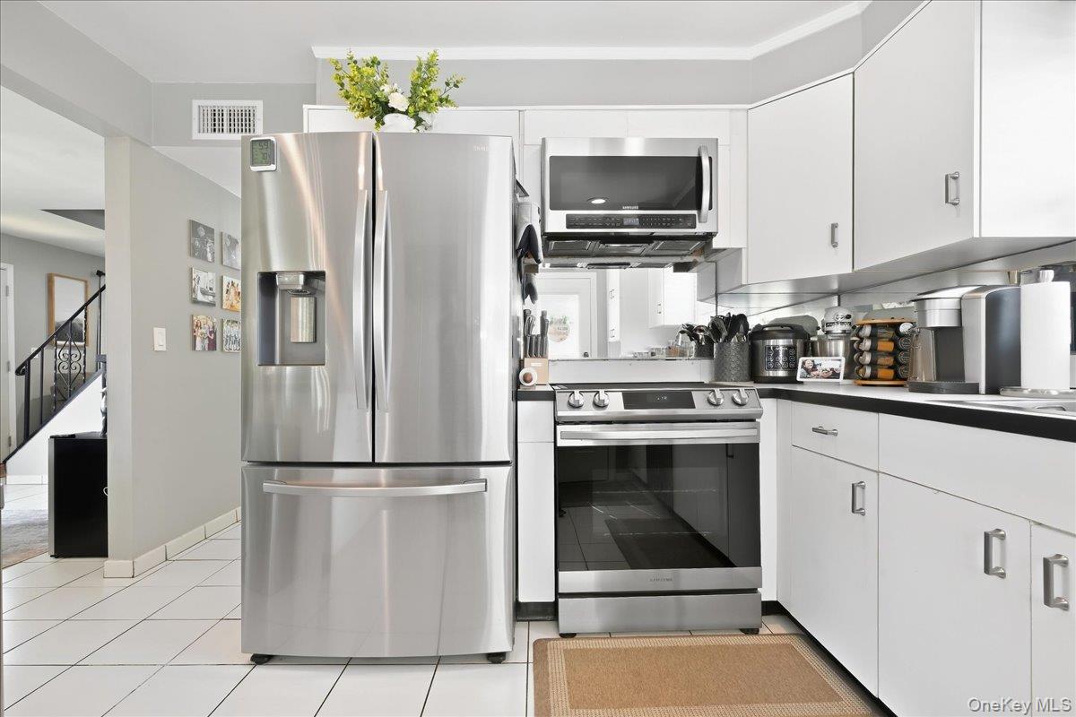 293 Roosevelt Avenue Property Photo 11