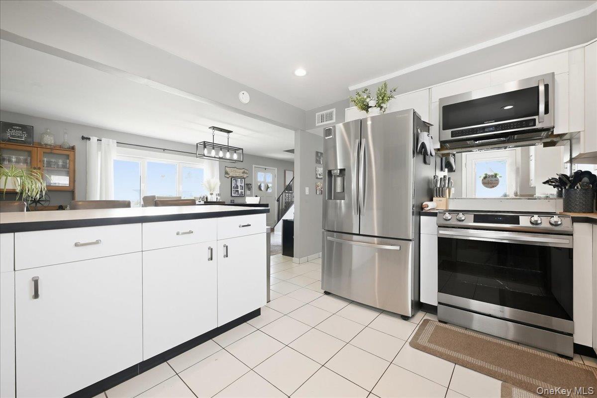 293 Roosevelt Avenue Property Photo 12