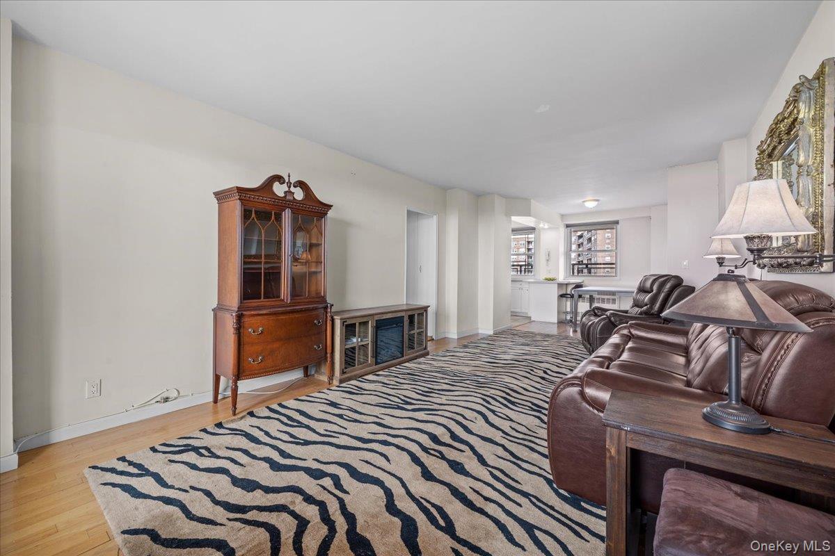 5700 Arlington Avenue 20s Property Photo 3