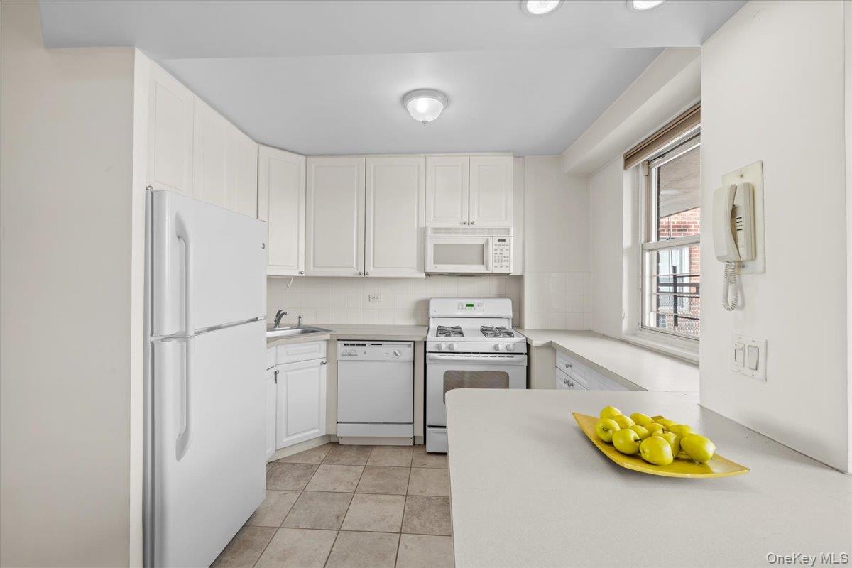 5700 Arlington Avenue 20s Property Photo 11