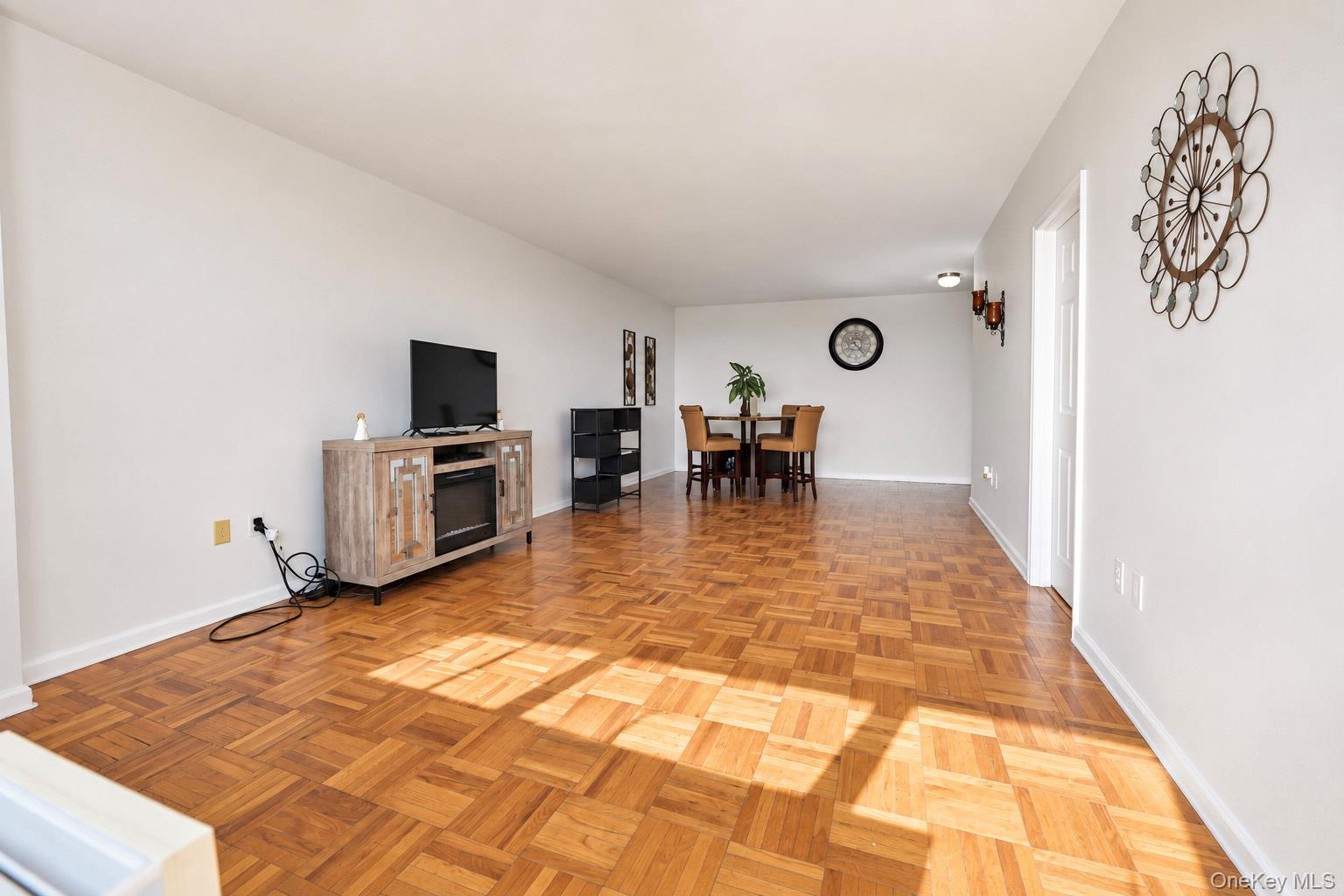 1841 Central Park Ave 11f Property Photo 3