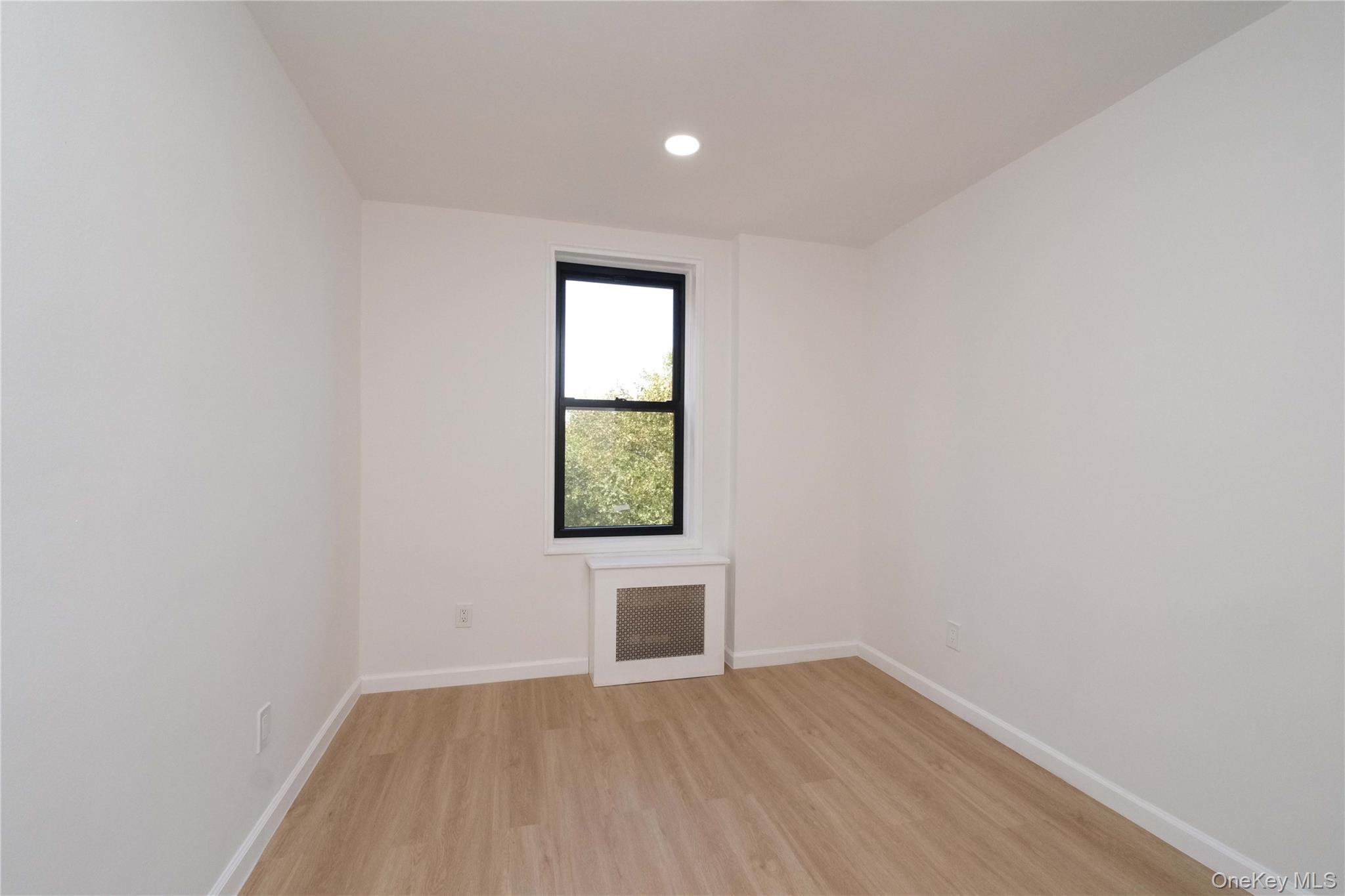 145 Lincoln Avenue 6x Property Photo 10