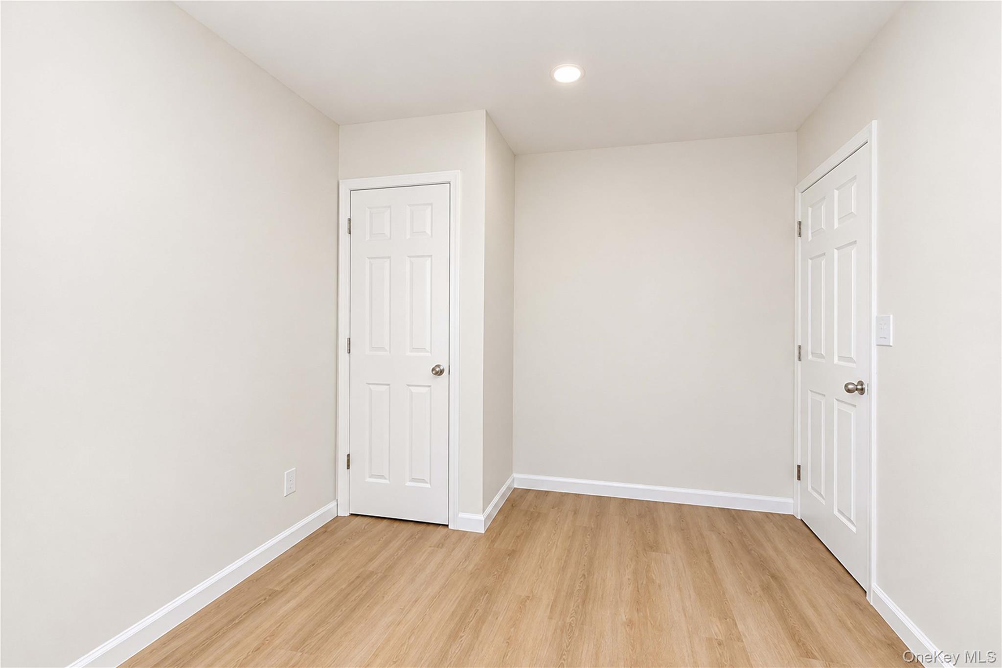 145 Lincoln Avenue 6x Property Photo 11