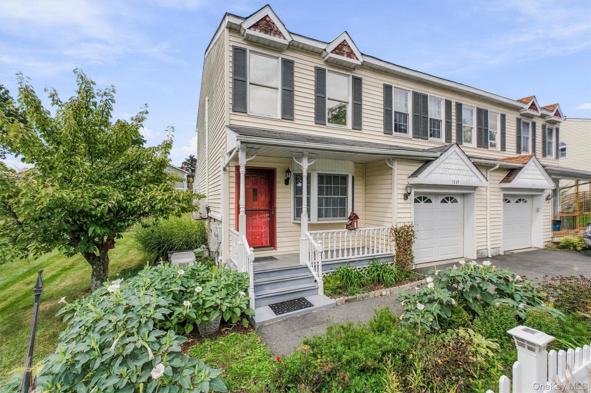 1069 Wolcott Avenue Property Photo 1