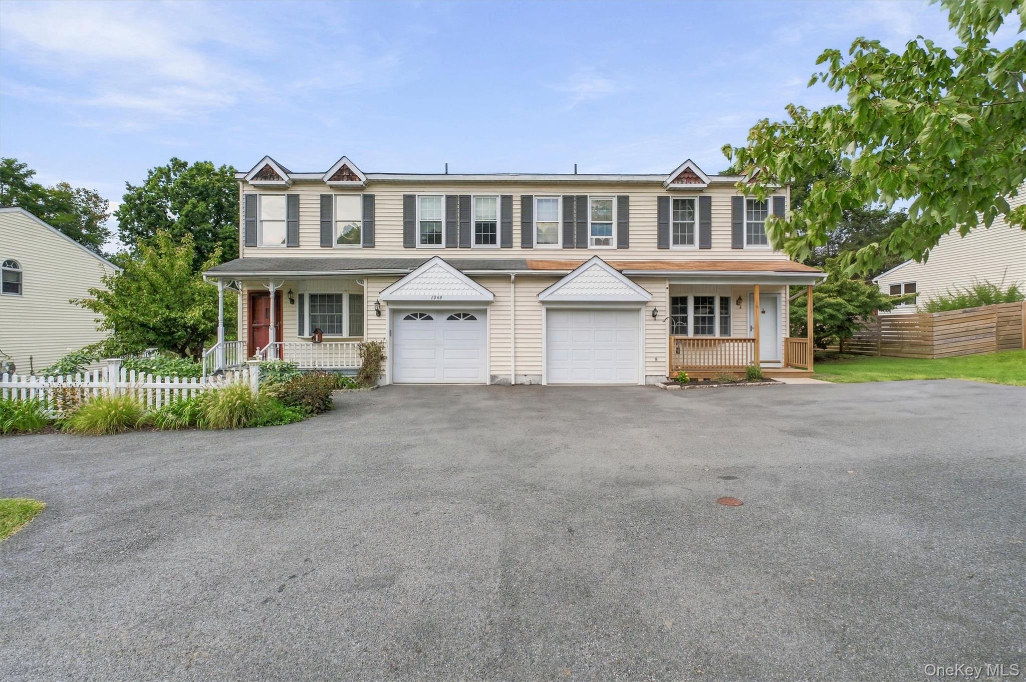 1069 Wolcott Avenue Property Photo 3