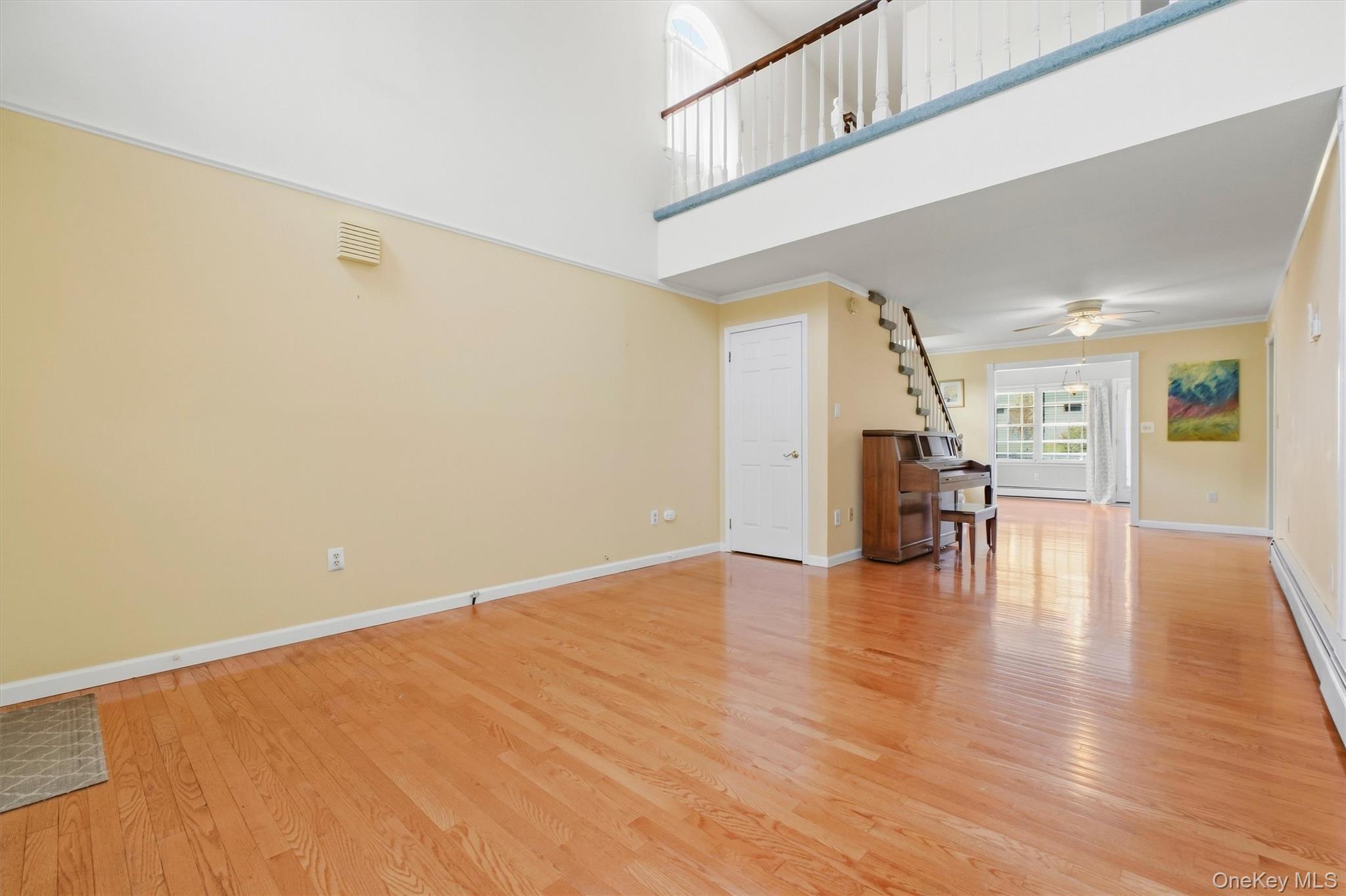 1069 Wolcott Avenue Property Photo 5