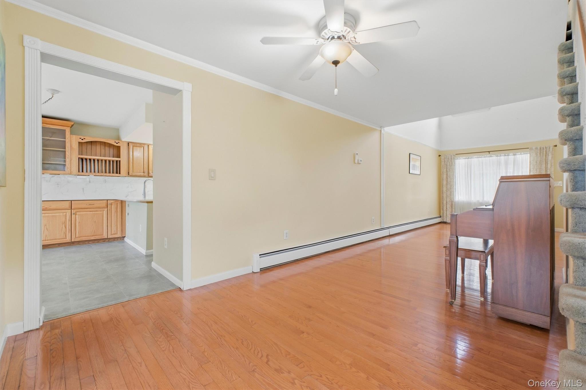 1069 Wolcott Avenue Property Photo 9