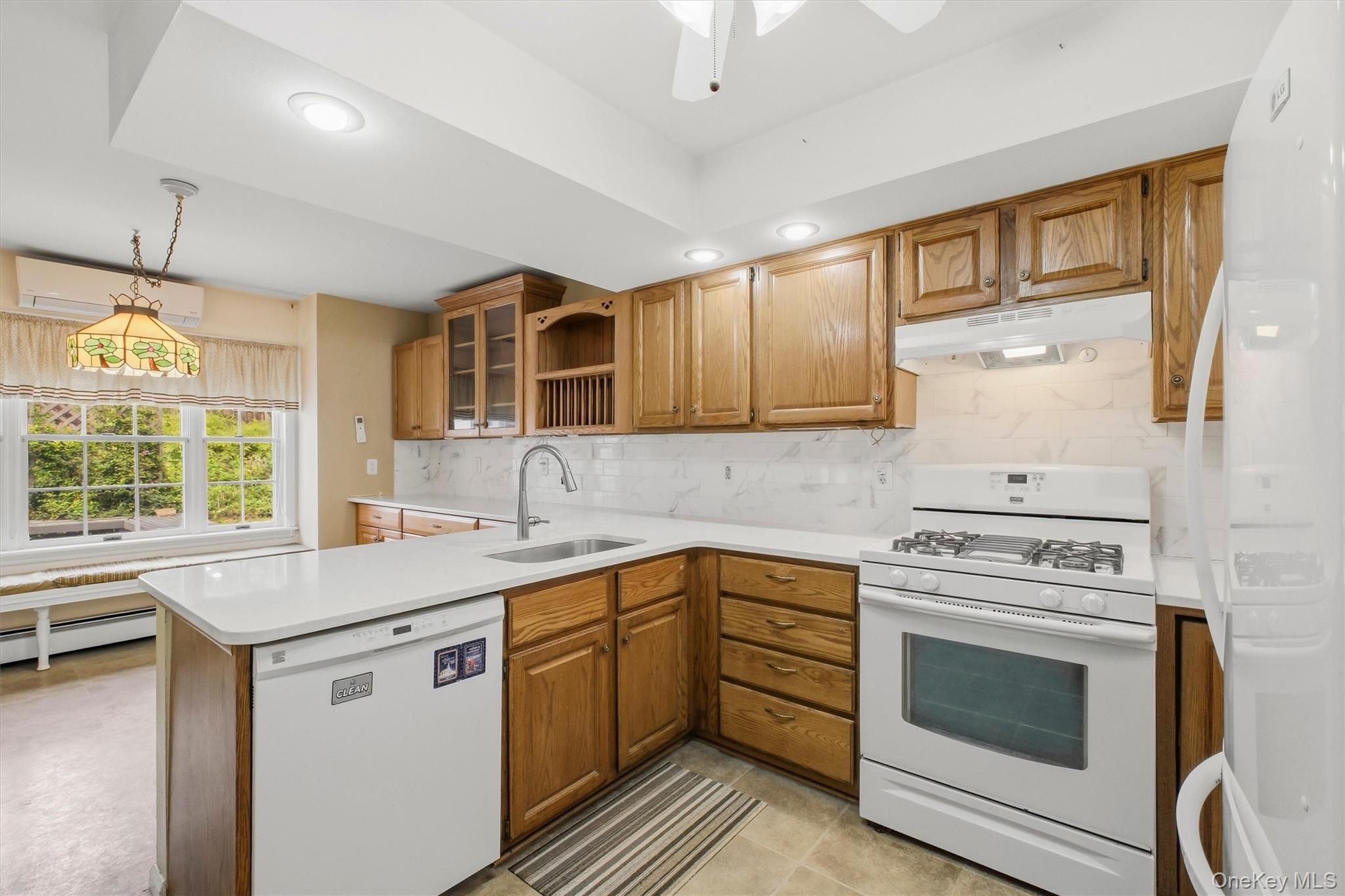 1069 Wolcott Avenue Property Photo 17