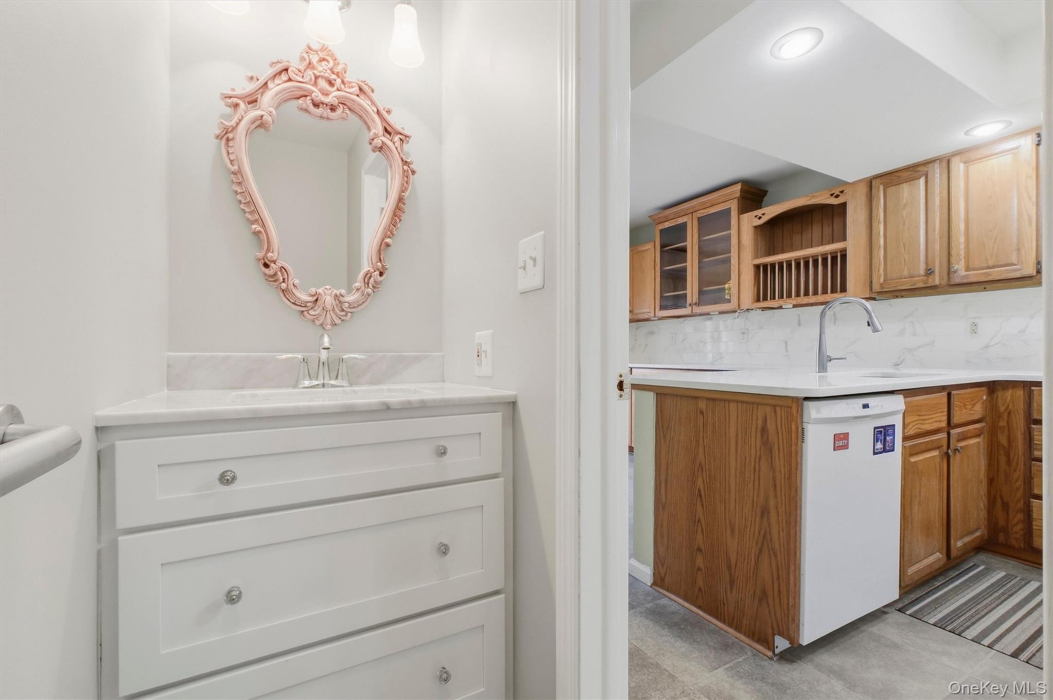 1069 Wolcott Avenue Property Photo 18